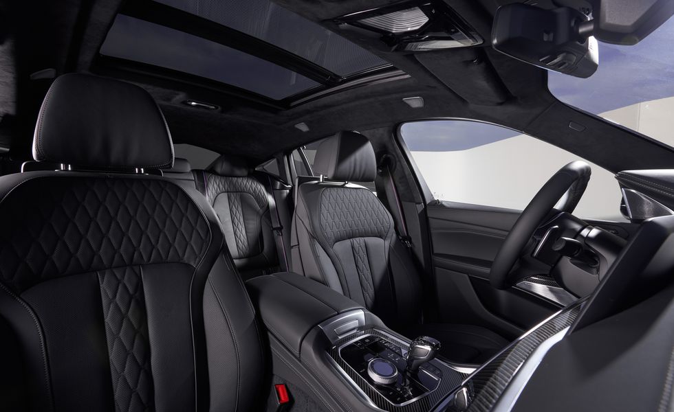 BMW X6 xDrive M50i (V8)