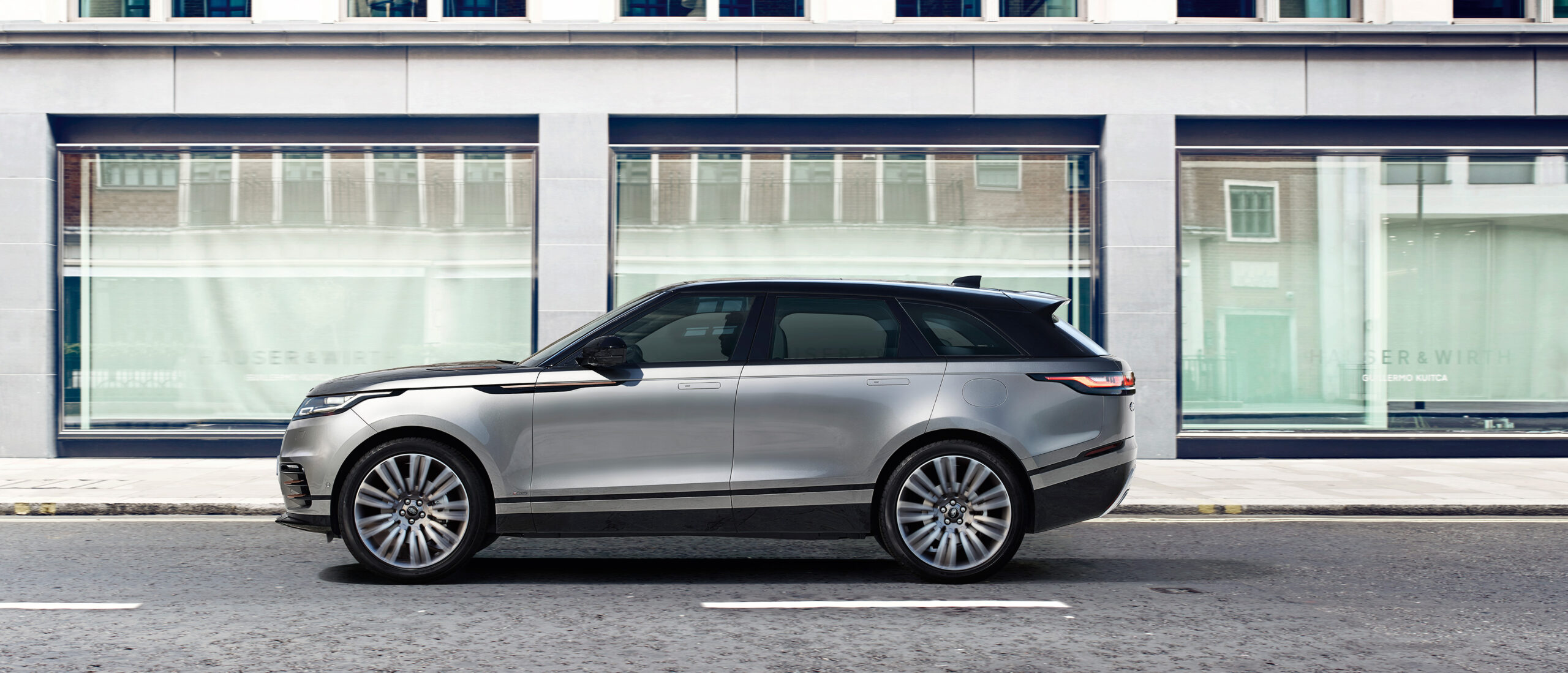 Range Rover VELAR 250 R-DYNAMIC
